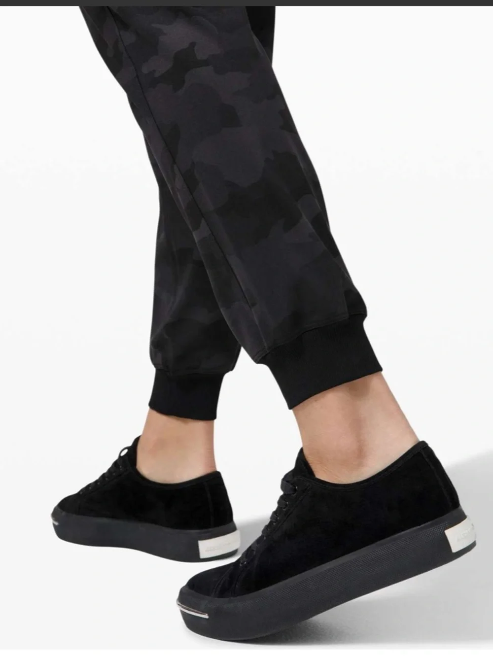 Lululemon On the Fly Jogger Pants in Heritage 365 Camo Deep Coal Multi